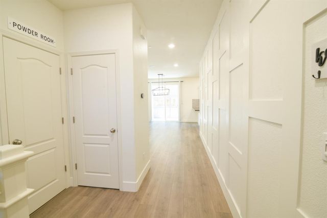 9941 Del Surf Ln, Elk Grove, CA 95757