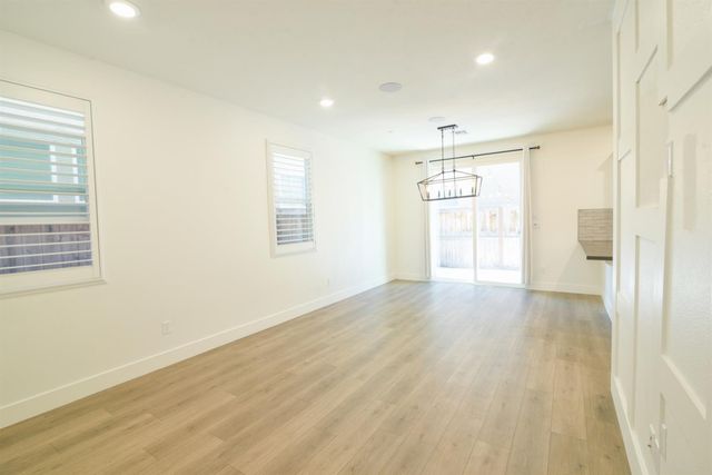 9941 Del Surf Ln, Elk Grove, CA 95757