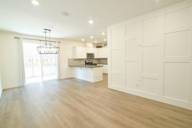 9941 Del Surf Ln, Elk Grove, CA 95757
