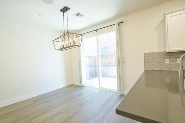 9941 Del Surf Ln, Elk Grove, CA 95757