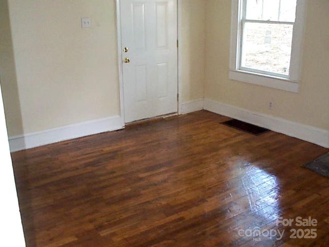 655 Bradford Drive, Charlotte, NC 28208