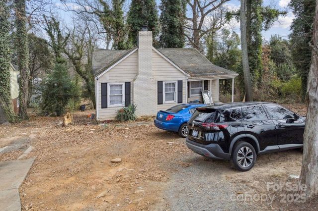 655 Bradford Drive, Charlotte, NC 28208