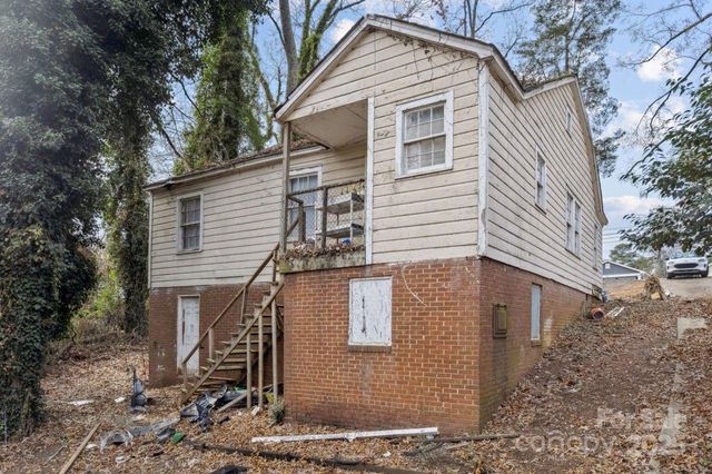 655 Bradford Drive, Charlotte, NC 28208