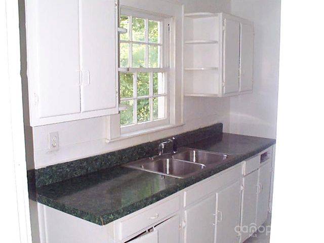 655 Bradford Drive, Charlotte, NC 28208