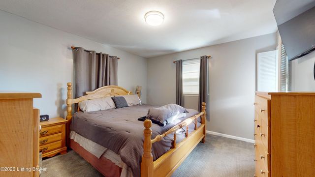 5913 Leon Way, Louisville, KY 40214