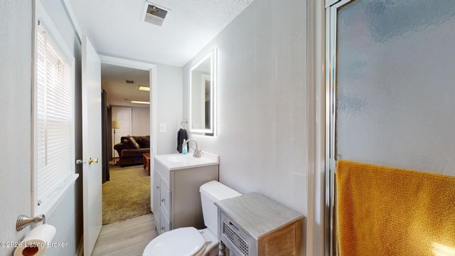 5913 Leon Way, Louisville, KY 40214