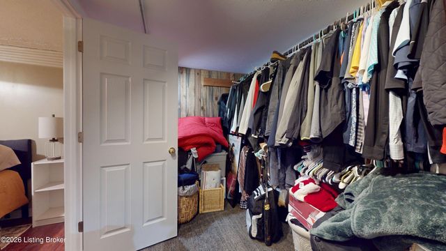 5913 Leon Way, Louisville, KY 40214