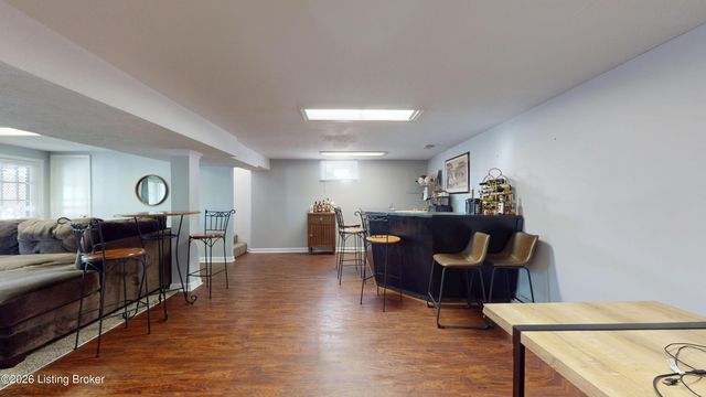 5913 Leon Way, Louisville, KY 40214