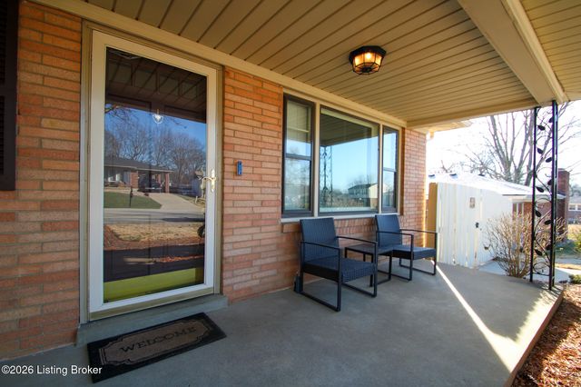 5913 Leon Way, Louisville, KY 40214