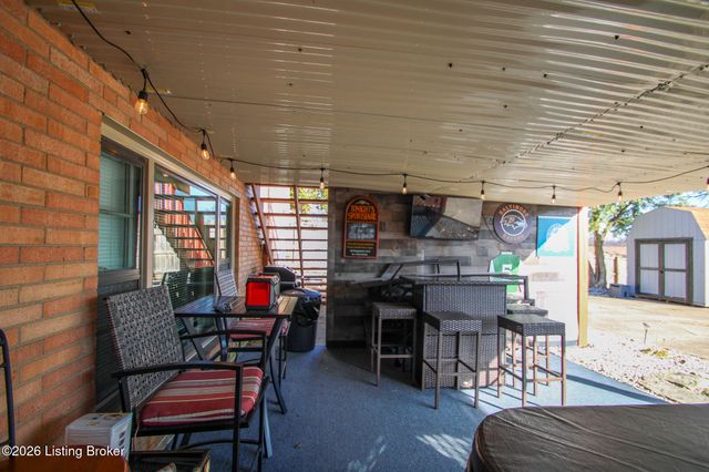 5913 Leon Way, Louisville, KY 40214