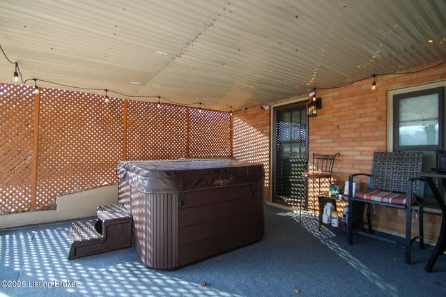 5913 Leon Way, Louisville, KY 40214