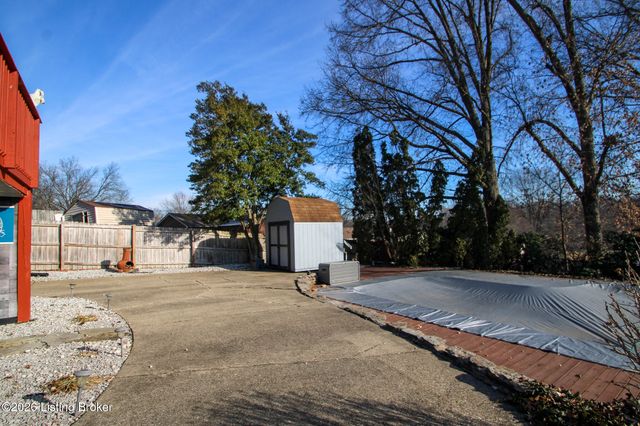 5913 Leon Way, Louisville, KY 40214