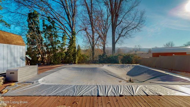 5913 Leon Way, Louisville, KY 40214