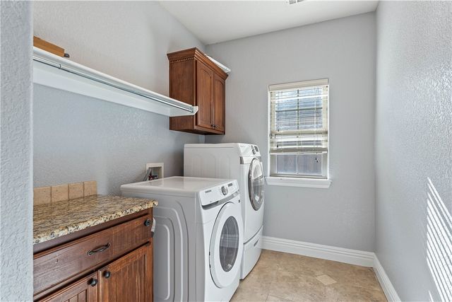 1020 Hunters Pointe, Bentonville, AR 72713