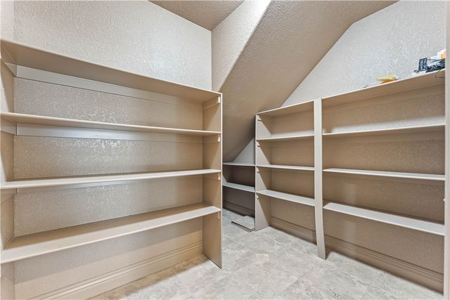 1020 Hunters Pointe, Bentonville, AR 72713