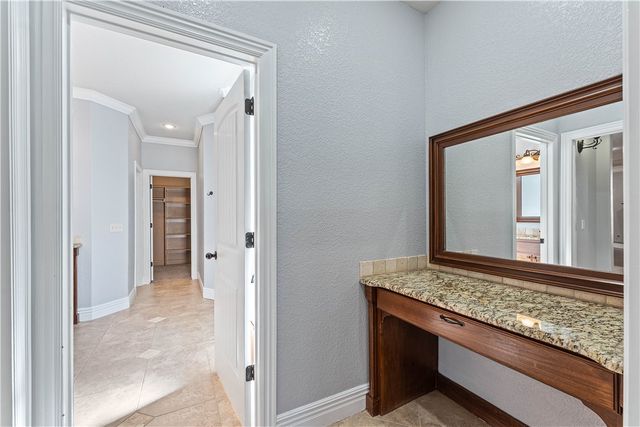 1020 Hunters Pointe, Bentonville, AR 72713