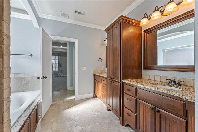 1020 Hunters Pointe, Bentonville, AR 72713