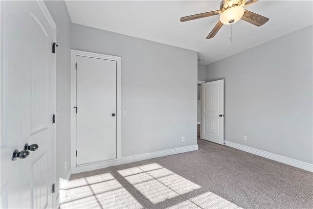 1020 Hunters Pointe, Bentonville, AR 72713