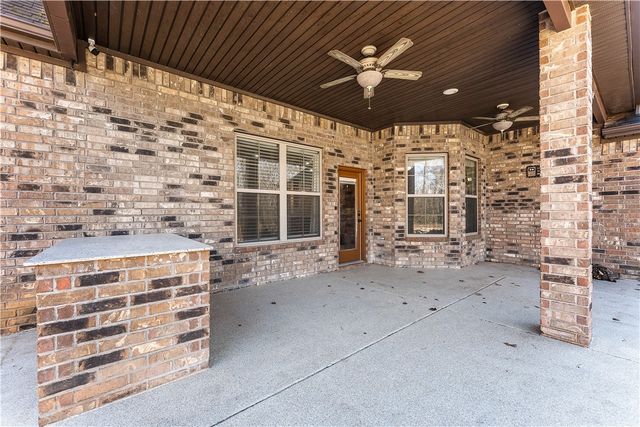 1020 Hunters Pointe, Bentonville, AR 72713