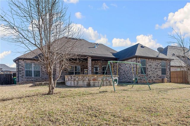 1020 Hunters Pointe, Bentonville, AR 72713