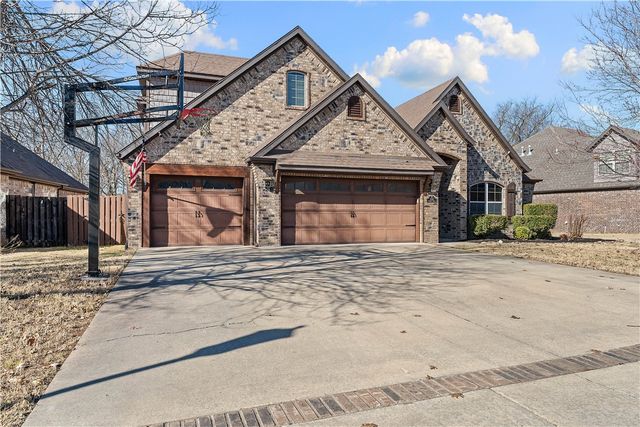 1020 Hunters Pointe, Bentonville, AR 72713
