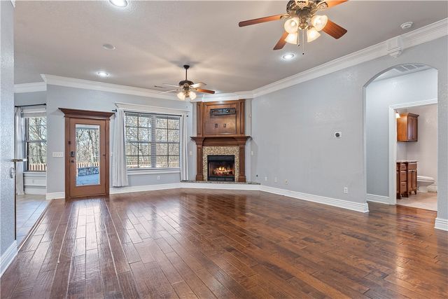 1020 Hunters Pointe, Bentonville, AR 72713