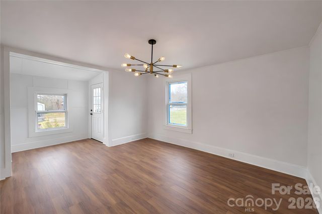 105 E Hartford Avenue, Bessemer City, NC 28016