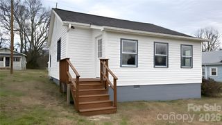 105 E Hartford Avenue, Bessemer City, NC 28016