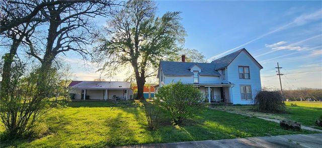 6 Simms Street, Louisburg, KS 66053