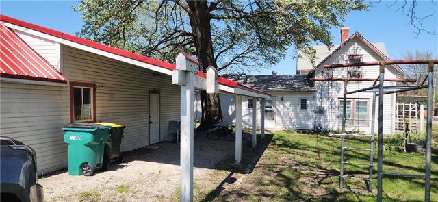 6 Simms Street, Louisburg, KS 66053