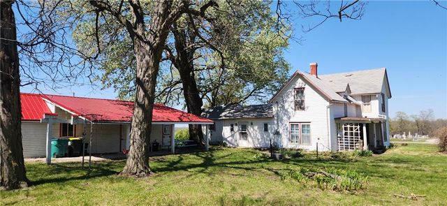 6 Simms Street, Louisburg, KS 66053