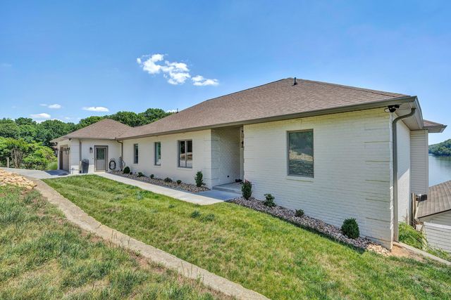 2245 Thomason LN, Goodview, VA 24095