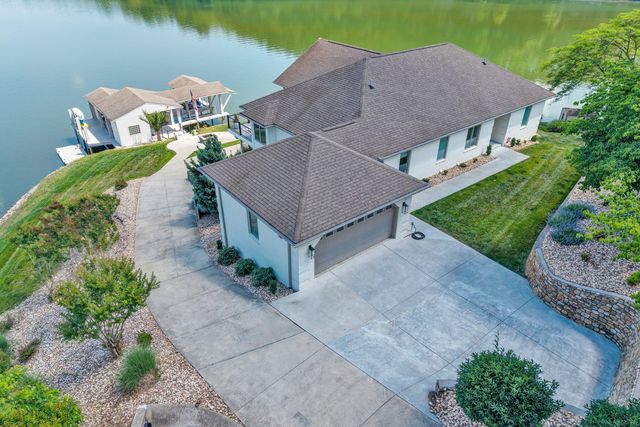 2245 Thomason LN, Goodview, VA 24095
