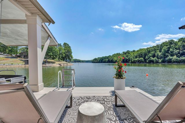 2245 Thomason LN, Goodview, VA 24095