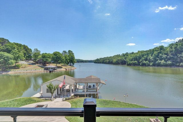 2245 Thomason LN, Goodview, VA 24095