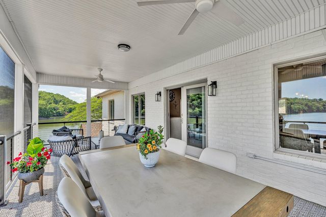 2245 Thomason LN, Goodview, VA 24095