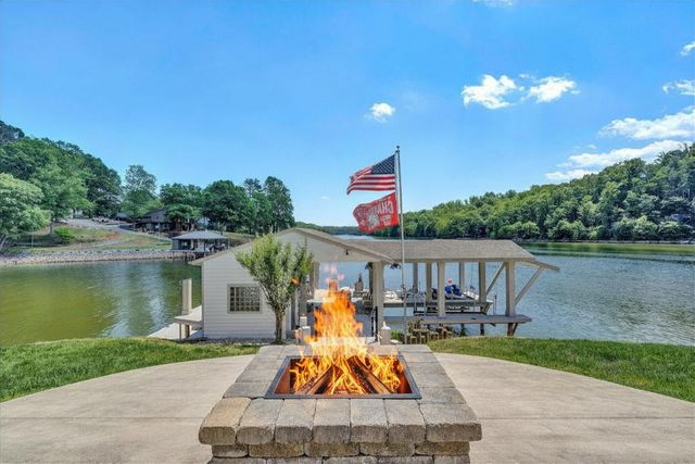 2245 Thomason LN, Goodview, VA 24095