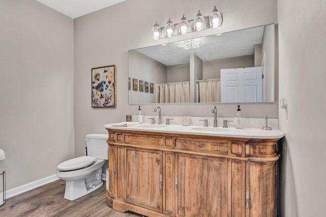 2245 Thomason LN, Goodview, VA 24095