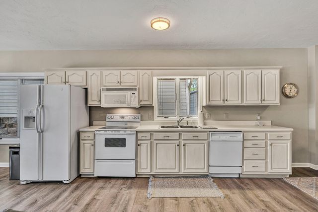 2245 Thomason LN, Goodview, VA 24095