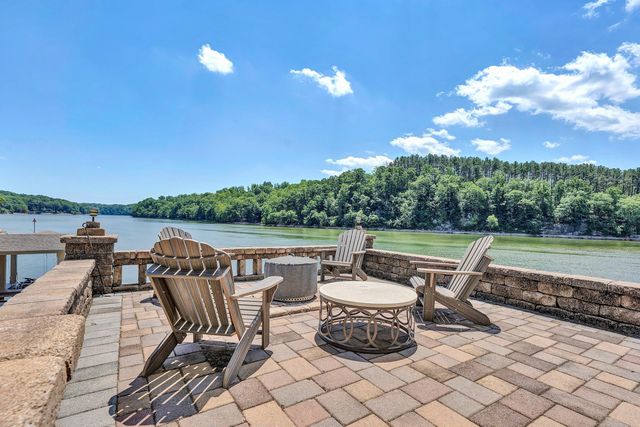 2245 Thomason LN, Goodview, VA 24095