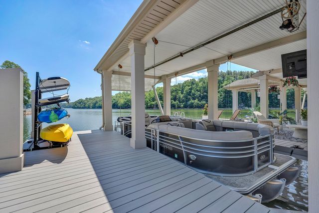 2245 Thomason LN, Goodview, VA 24095