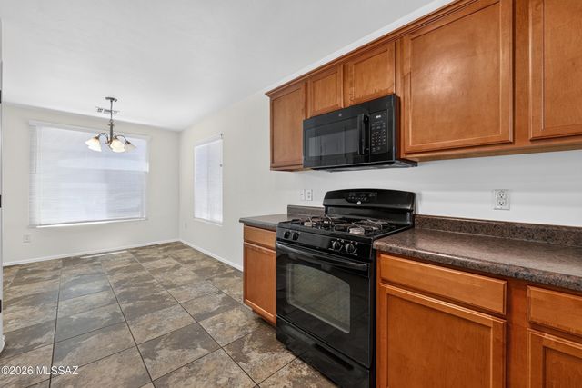 6512 W Swan Falls Way, Tucson, AZ 85757