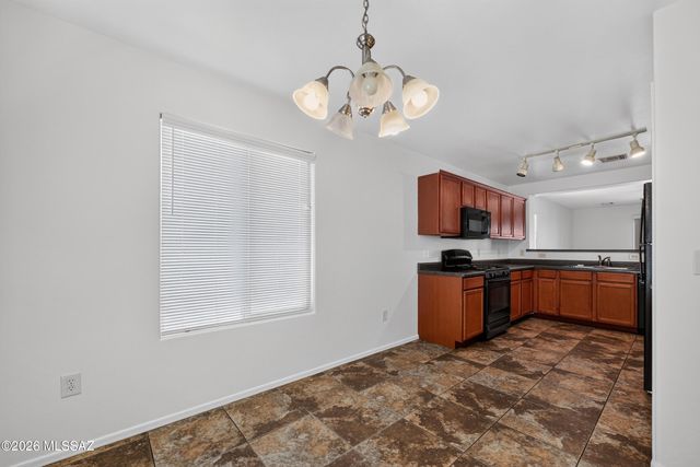 6512 W Swan Falls Way, Tucson, AZ 85757