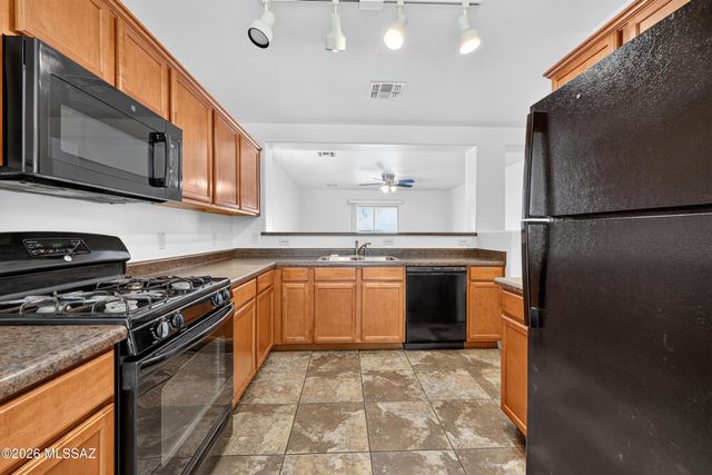 6512 W Swan Falls Way, Tucson, AZ 85757