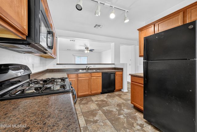 6512 W Swan Falls Way, Tucson, AZ 85757
