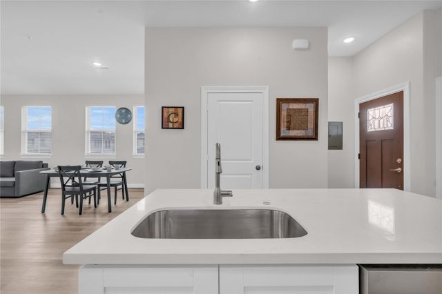 504 Nursery 2210, The Woodlands, TX 77380