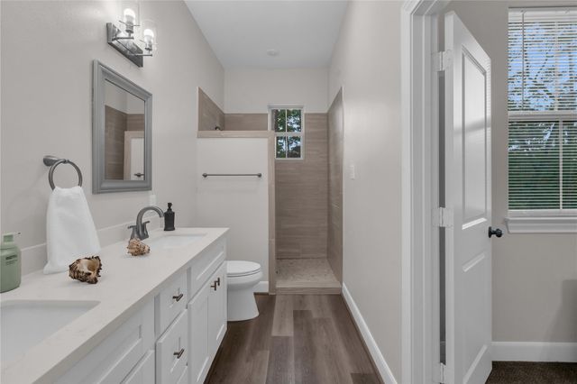 504 Nursery 2210, The Woodlands, TX 77380