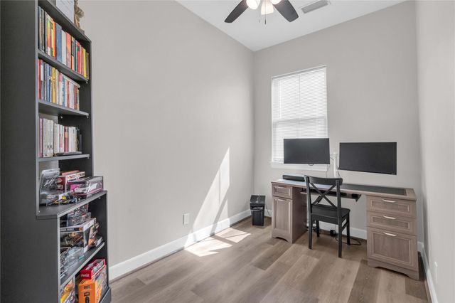 504 Nursery 2210, The Woodlands, TX 77380