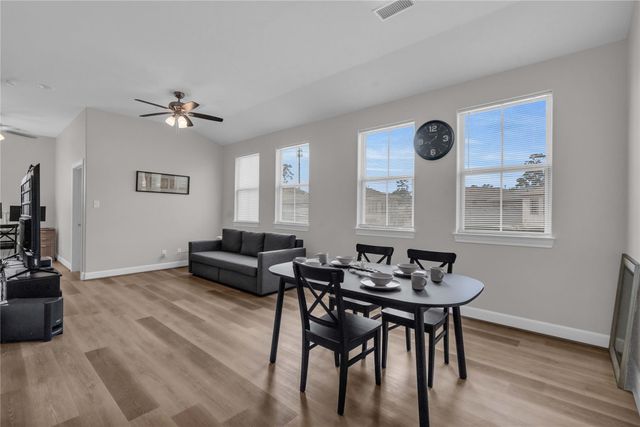 504 Nursery 2210, The Woodlands, TX 77380