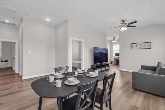 504 Nursery 2210, The Woodlands, TX 77380